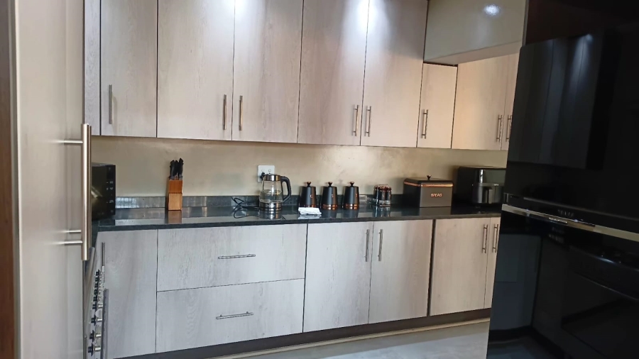 To Let 3 Bedroom Property for Rent in Kenleaf Gauteng