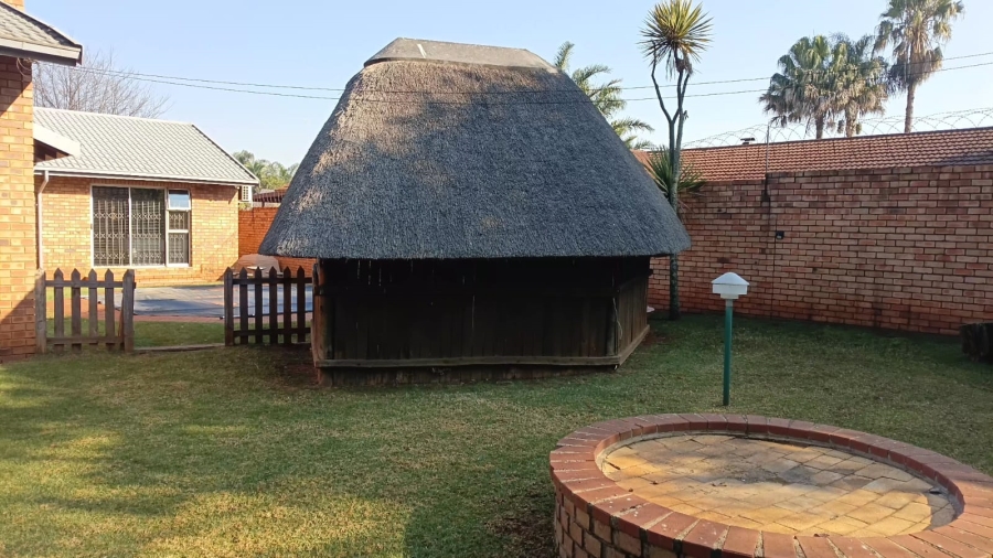To Let 3 Bedroom Property for Rent in Kenleaf Gauteng