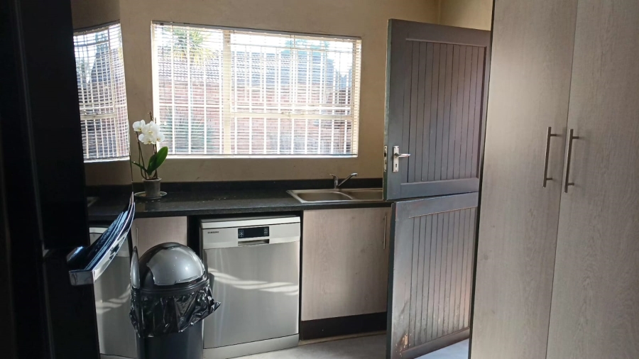 To Let 3 Bedroom Property for Rent in Kenleaf Gauteng