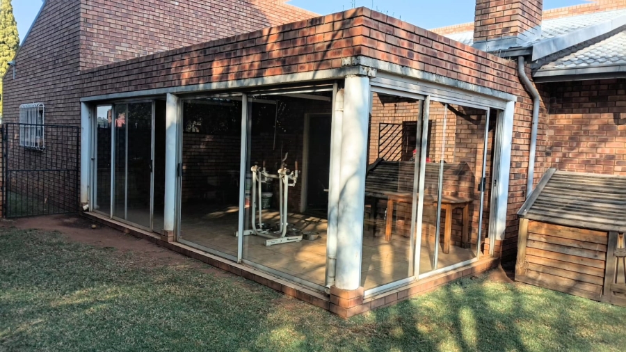 To Let 3 Bedroom Property for Rent in Kenleaf Gauteng