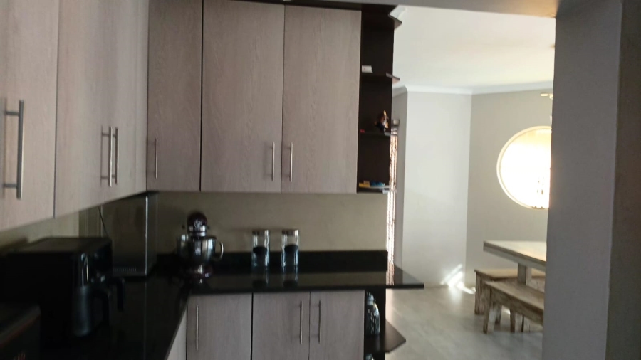 To Let 3 Bedroom Property for Rent in Kenleaf Gauteng