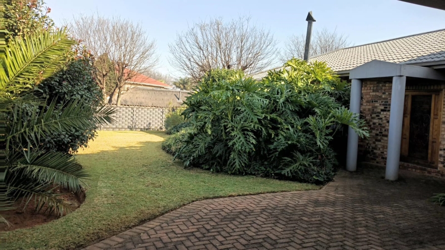 To Let 3 Bedroom Property for Rent in Kenleaf Gauteng