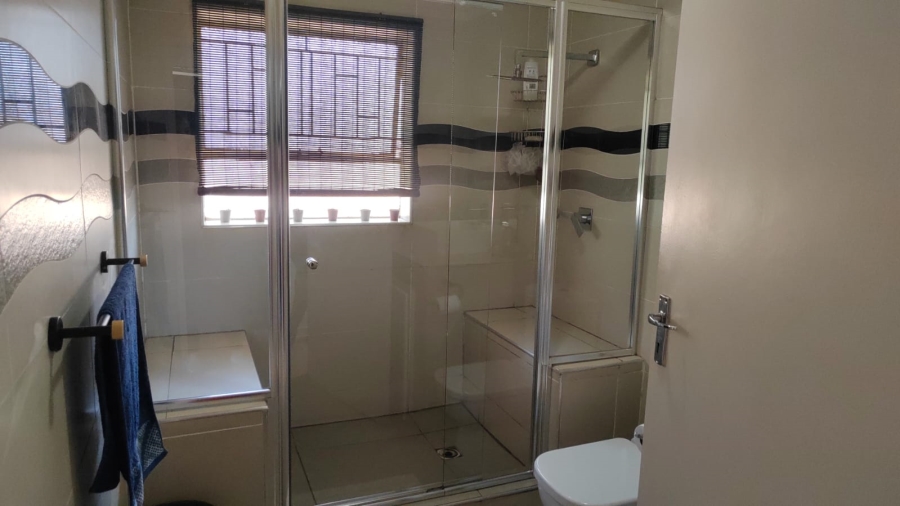 To Let 3 Bedroom Property for Rent in Kenleaf Gauteng