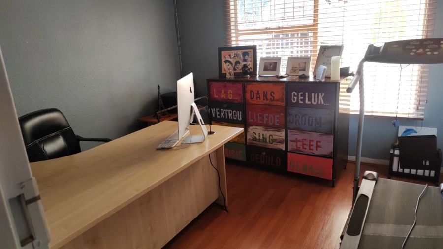 To Let 3 Bedroom Property for Rent in Kenleaf Gauteng