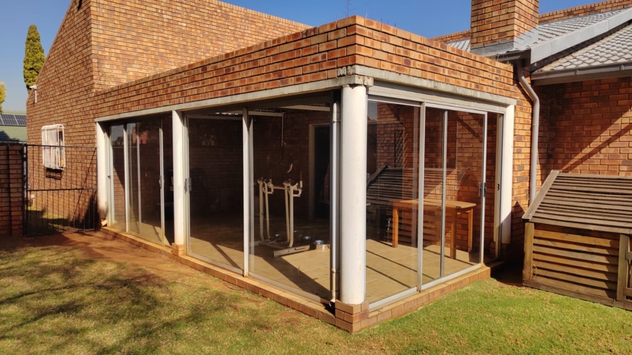 To Let 3 Bedroom Property for Rent in Kenleaf Gauteng