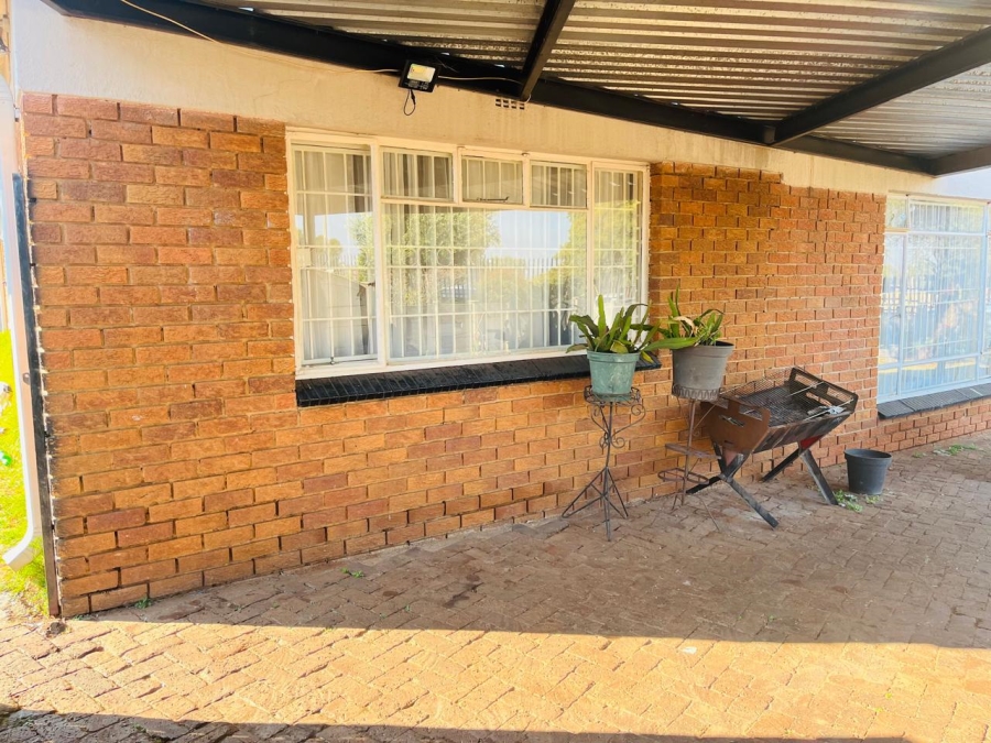 3 Bedroom Property for Sale in Witpoortjie Gauteng