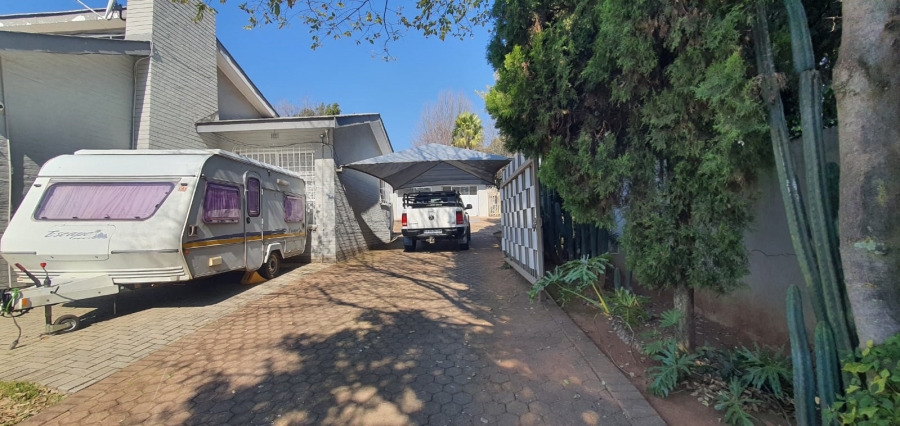 4 Bedroom Property for Sale in Noordheuwel Gauteng