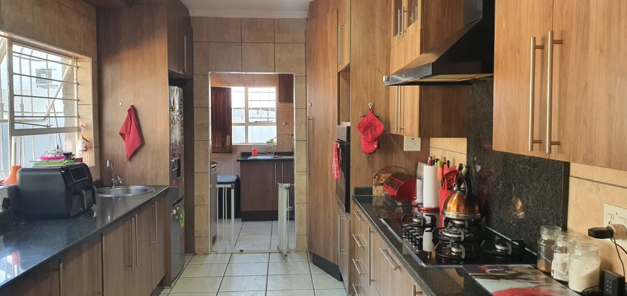 4 Bedroom Property for Sale in Noordheuwel Gauteng