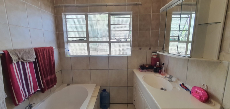 4 Bedroom Property for Sale in Noordheuwel Gauteng
