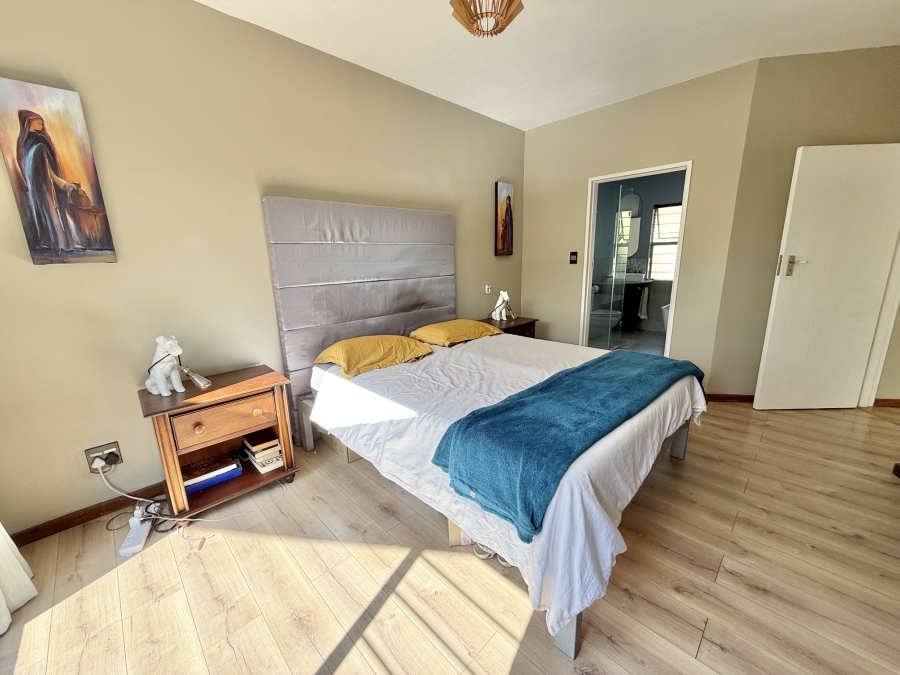 3 Bedroom Property for Sale in Faerie Glen Gauteng