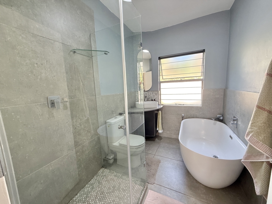 3 Bedroom Property for Sale in Faerie Glen Gauteng