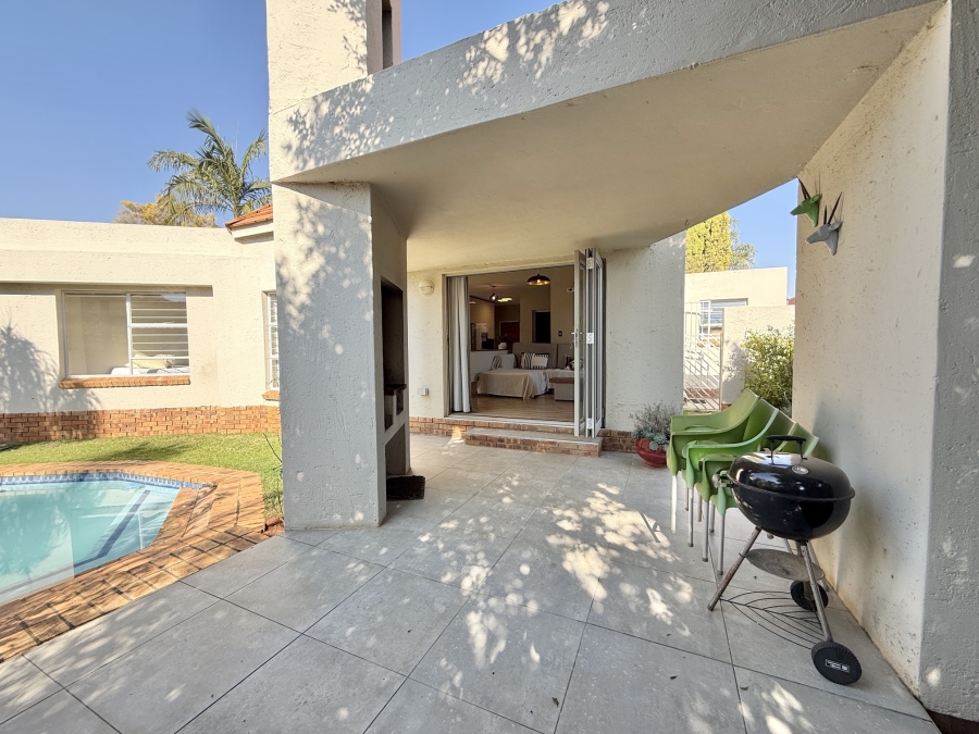 3 Bedroom Property for Sale in Faerie Glen Gauteng