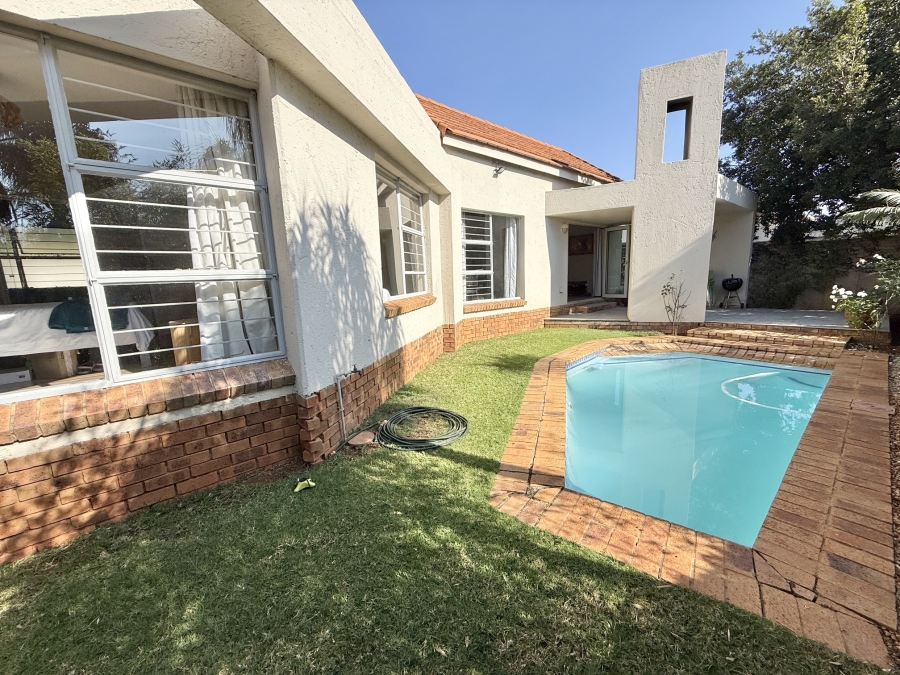 3 Bedroom Property for Sale in Faerie Glen Gauteng