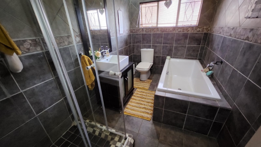 4 Bedroom Property for Sale in Valhalla Gauteng