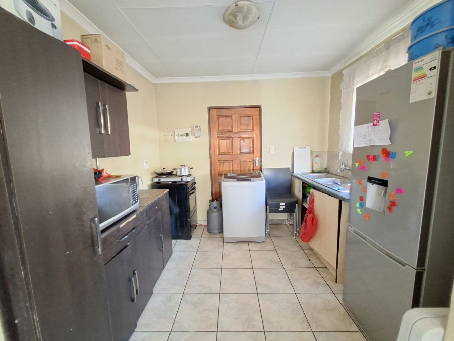 5 Bedroom Property for Sale in Olievenhoutbosch Gauteng