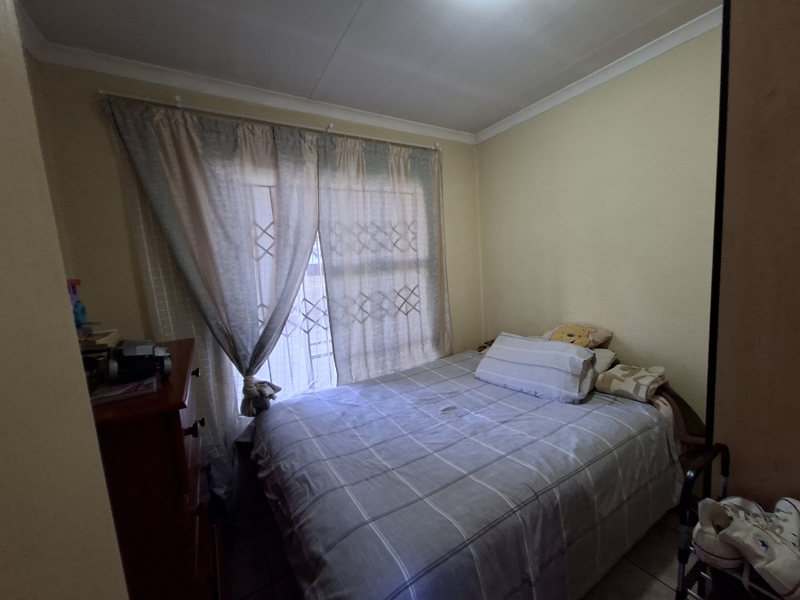 5 Bedroom Property for Sale in Olievenhoutbosch Gauteng