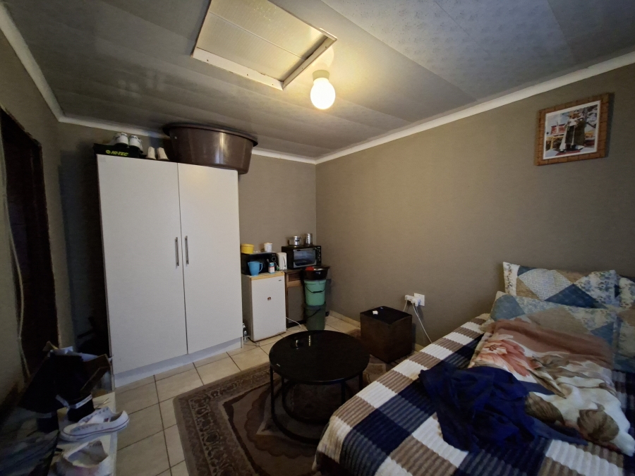 5 Bedroom Property for Sale in Olievenhoutbosch Gauteng