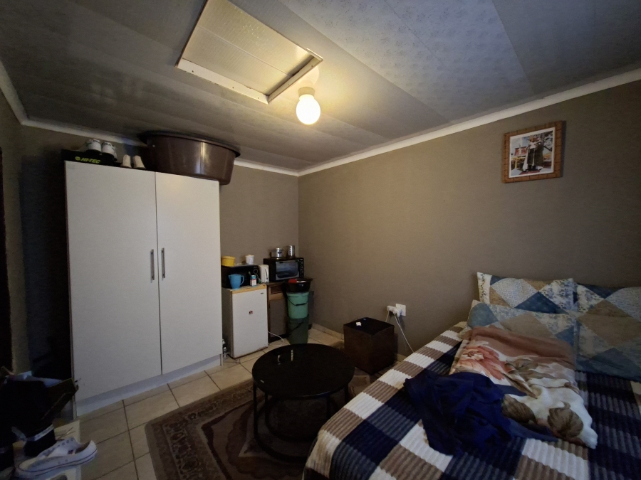5 Bedroom Property for Sale in Olievenhoutbosch Gauteng