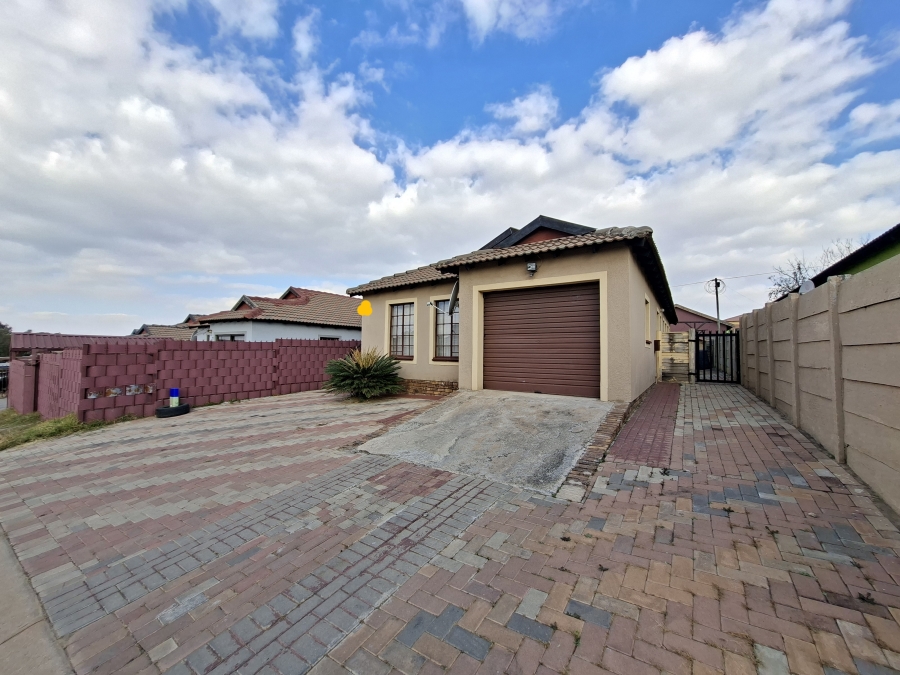 3 Bedroom Property for Sale in Olievenhoutbosch Gauteng