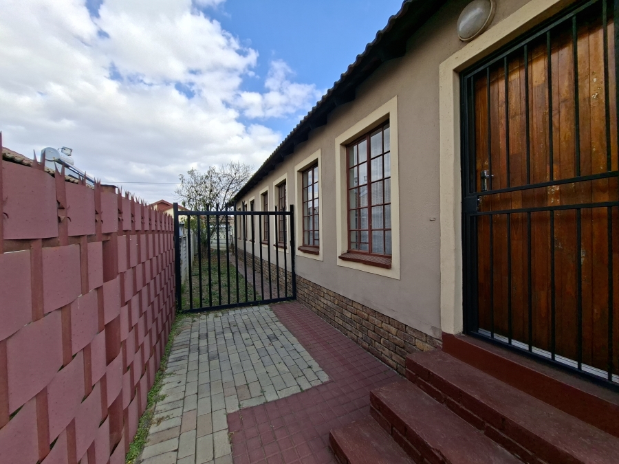 3 Bedroom Property for Sale in Olievenhoutbosch Gauteng