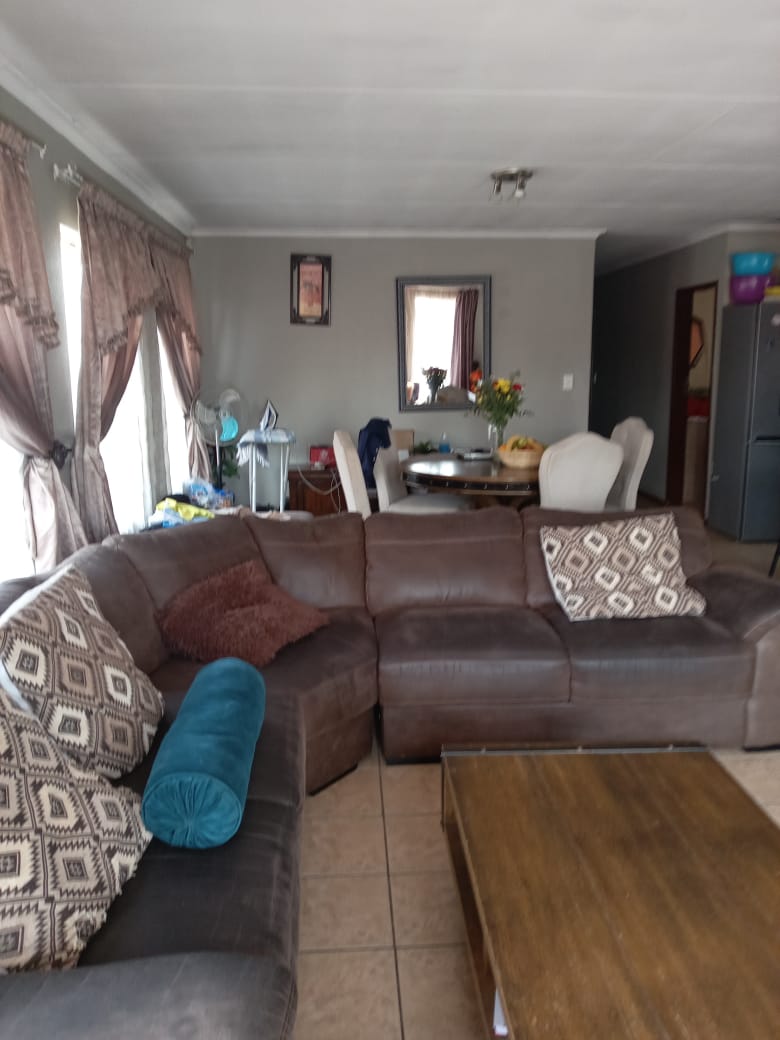 3 Bedroom Property for Sale in Olievenhoutbosch Gauteng
