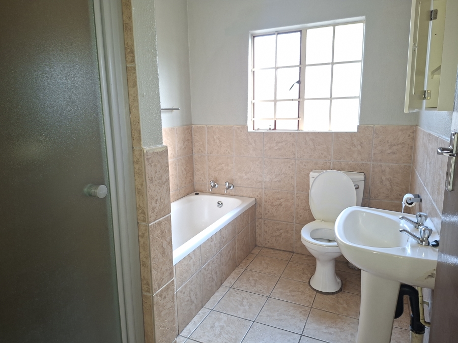 3 Bedroom Property for Sale in Olievenhoutbosch Gauteng