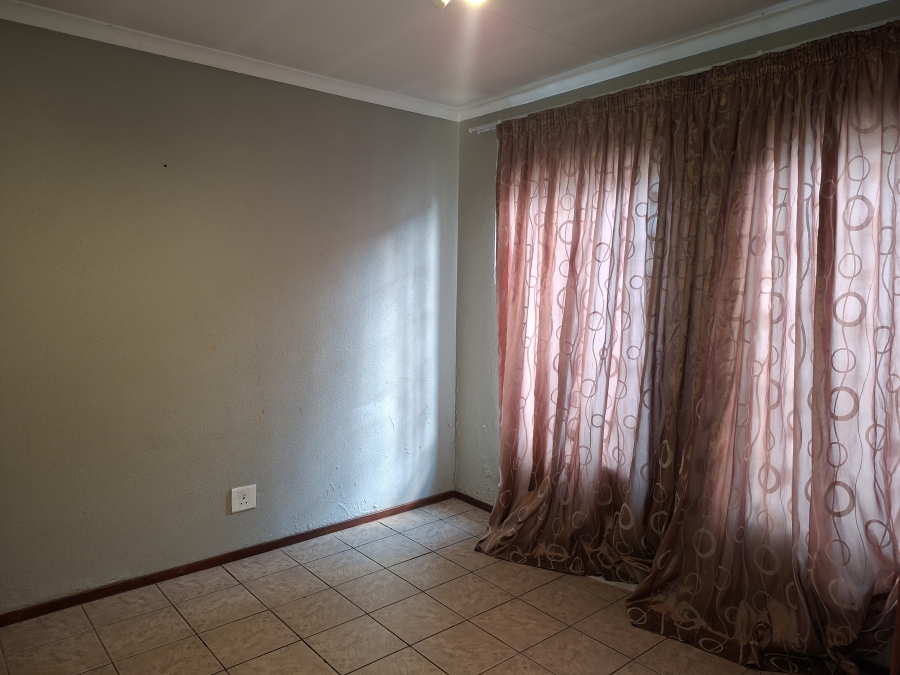 3 Bedroom Property for Sale in Olievenhoutbosch Gauteng