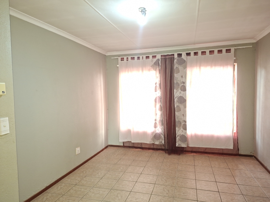 3 Bedroom Property for Sale in Olievenhoutbosch Gauteng