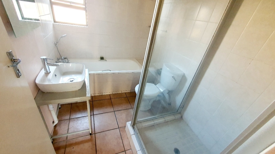 2 Bedroom Property for Sale in Lonehill Gauteng