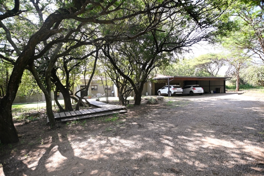 4 Bedroom Property for Sale in Leeuwfontein Gauteng
