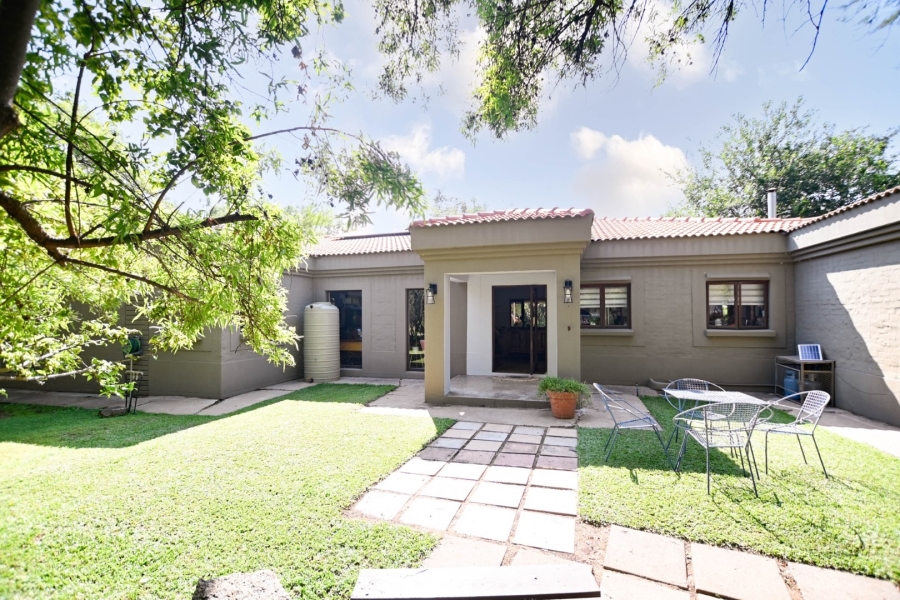 4 Bedroom Property for Sale in Leeuwfontein Gauteng