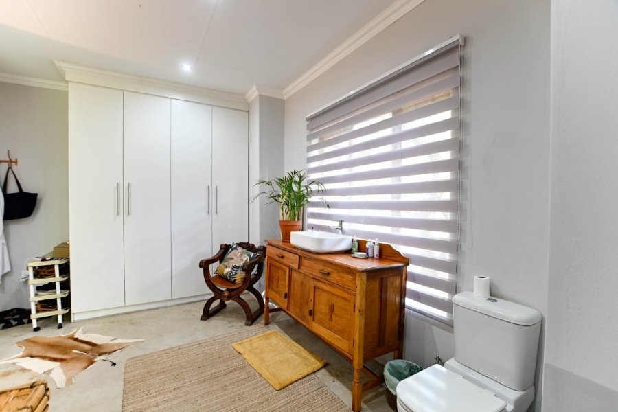 4 Bedroom Property for Sale in Leeuwfontein Gauteng