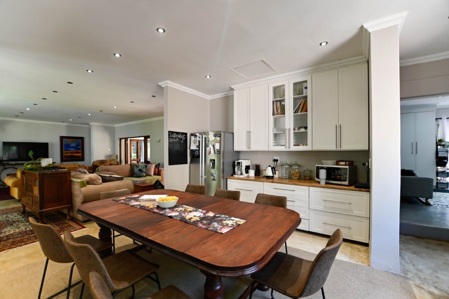 4 Bedroom Property for Sale in Leeuwfontein Gauteng