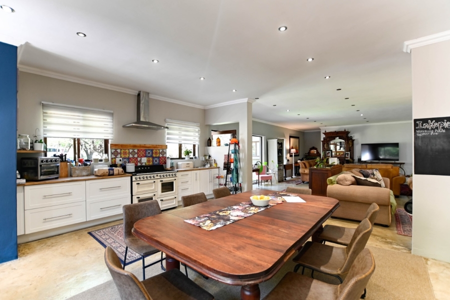 4 Bedroom Property for Sale in Leeuwfontein Gauteng