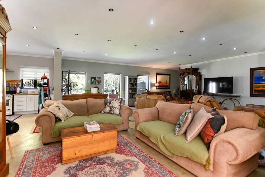 4 Bedroom Property for Sale in Leeuwfontein Gauteng