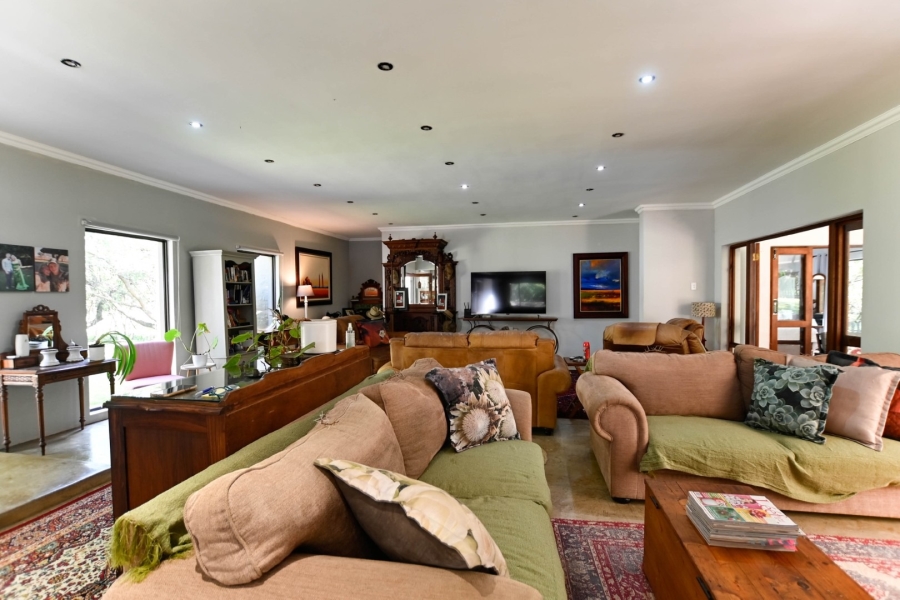 4 Bedroom Property for Sale in Leeuwfontein Gauteng