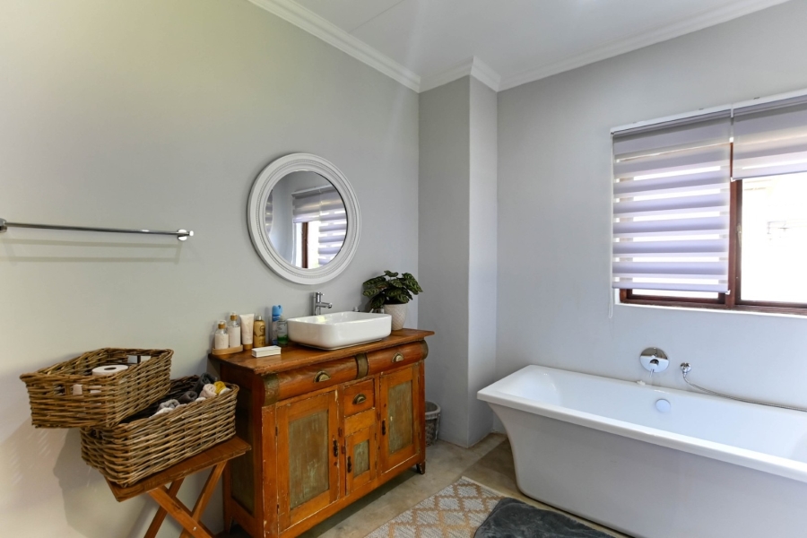 4 Bedroom Property for Sale in Leeuwfontein Gauteng