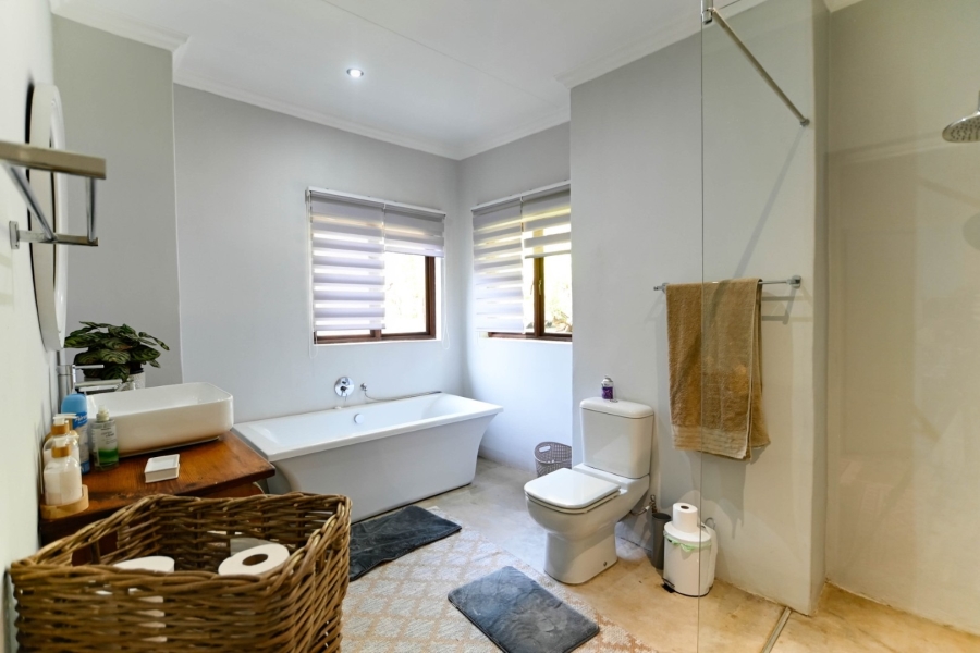 4 Bedroom Property for Sale in Leeuwfontein Gauteng