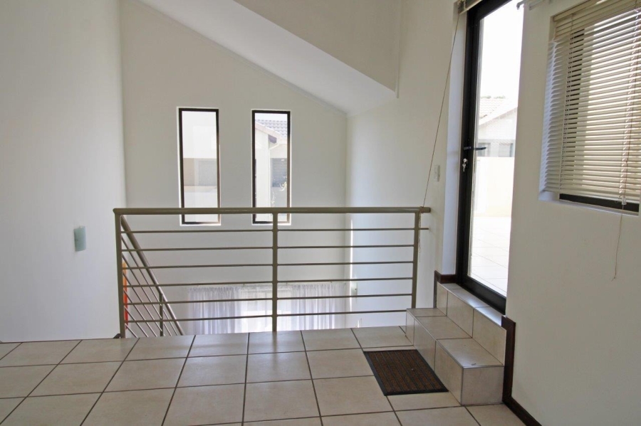To Let 1 Bedroom Property for Rent in Bryanston Gauteng