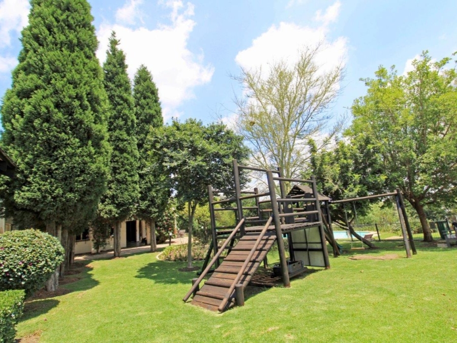 To Let 2 Bedroom Property for Rent in Bryanston West Gauteng