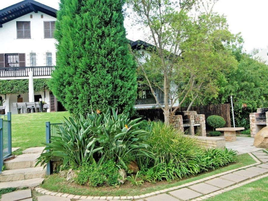 To Let 2 Bedroom Property for Rent in Bryanston West Gauteng
