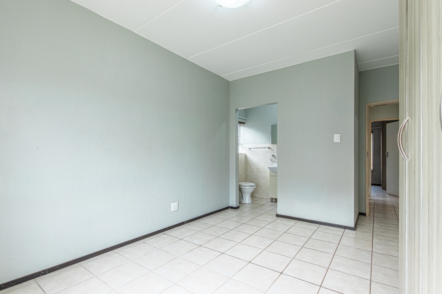To Let 2 Bedroom Property for Rent in Randpark Ridge Gauteng