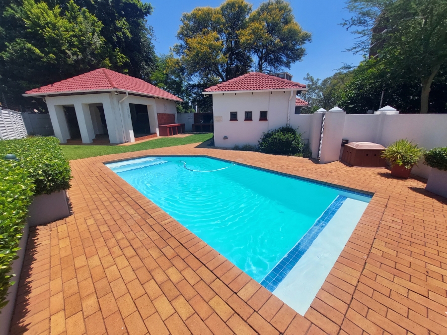 2 Bedroom Property for Sale in Groenkloof Gauteng