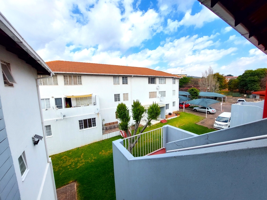 2 Bedroom Property for Sale in Groenkloof Gauteng
