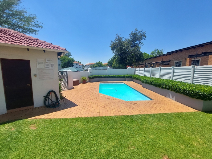 2 Bedroom Property for Sale in Groenkloof Gauteng