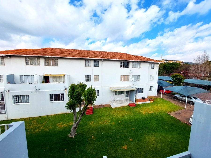 2 Bedroom Property for Sale in Groenkloof Gauteng