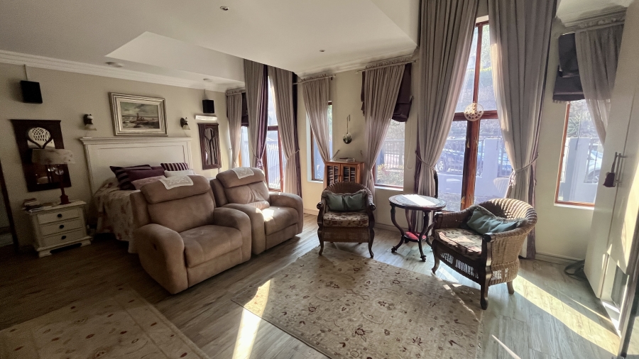 8 Bedroom Property for Sale in Bergtuin Gauteng