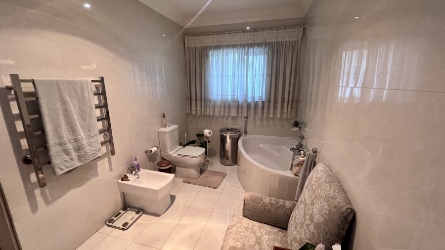 8 Bedroom Property for Sale in Bergtuin Gauteng