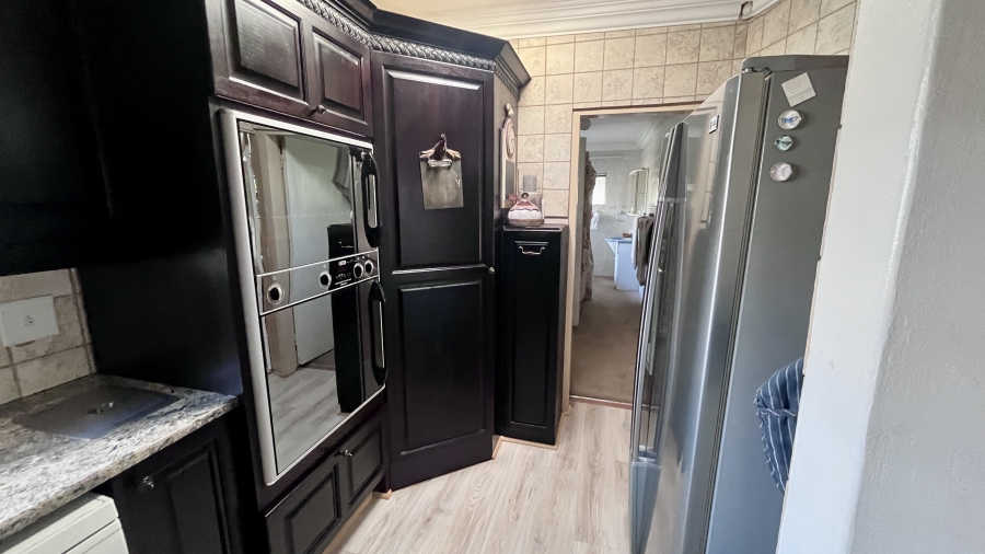 8 Bedroom Property for Sale in Bergtuin Gauteng