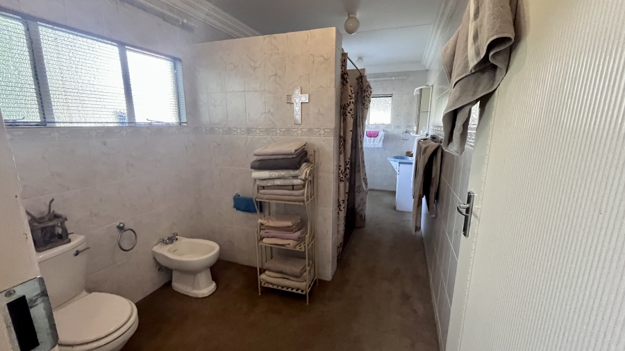 8 Bedroom Property for Sale in Bergtuin Gauteng
